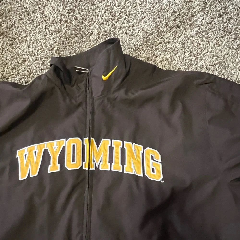 University of Wyoming cowboys jacket - Picture 5 of 5